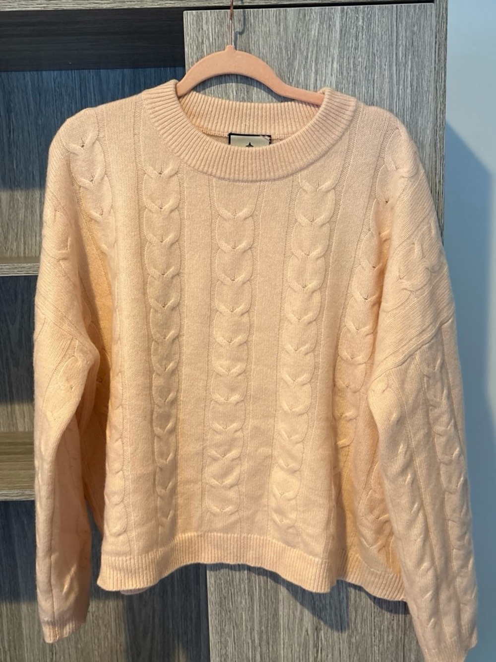 A231 - Tuckernuck Cream Cable Knit Courchevel Sweater L